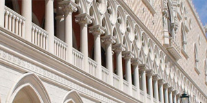 GRC是一種通過造型、紋理、質(zhì)感與色彩表達(dá)設(shè)計師想象力的材料。